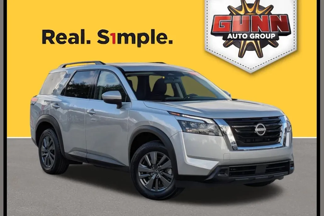 2024 Nissan Pathfinder SV photo 1