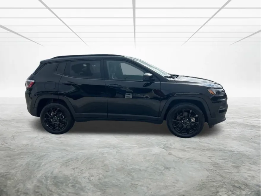 2025 Jeep Compass Latitude photo 1