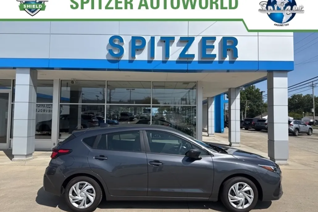 2024 Subaru Impreza Base photo 1