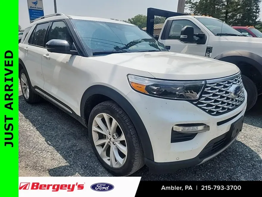 2022 Ford Explorer Platinum photo 1