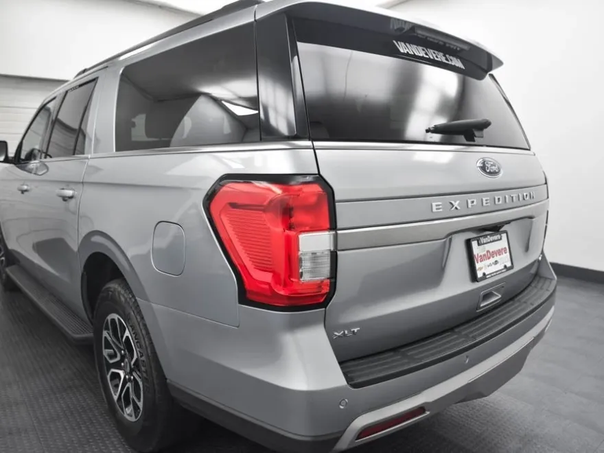 2024 Ford Expedition MAX XLT photo 1