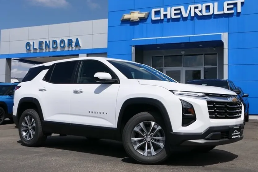 2026 Chevrolet Equinox LT photo 1