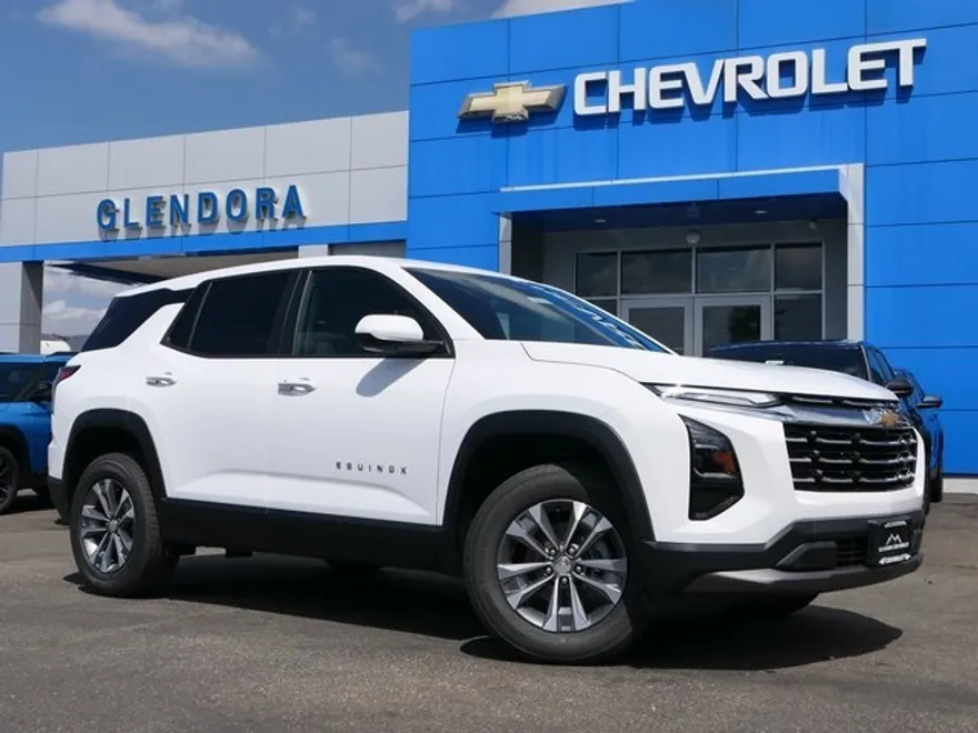 2026 Chevrolet Equinox LT photo 1