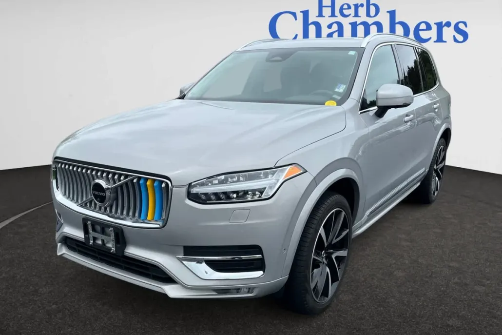 2023 Volvo XC90 Plus photo 1