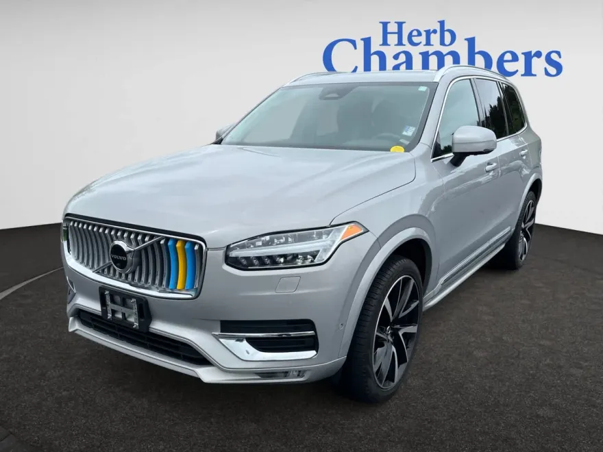 2023 Volvo XC90 Plus photo 1