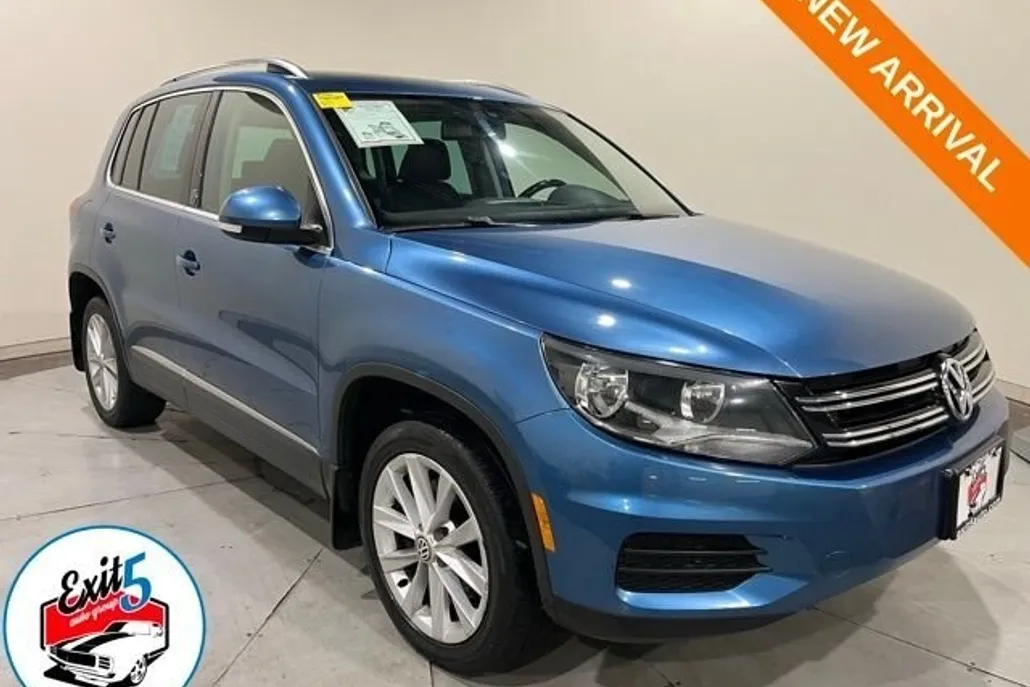 2017 Volkswagen Tiguan Wolfsburg Edition photo 1