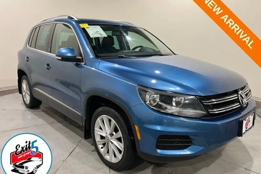 2017 Volkswagen Tiguan Wolfsburg Edition photo 1
