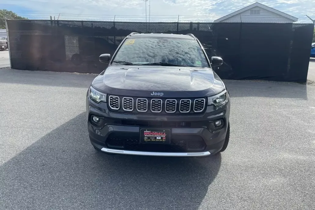 2024 Jeep Compass Limited photo 1