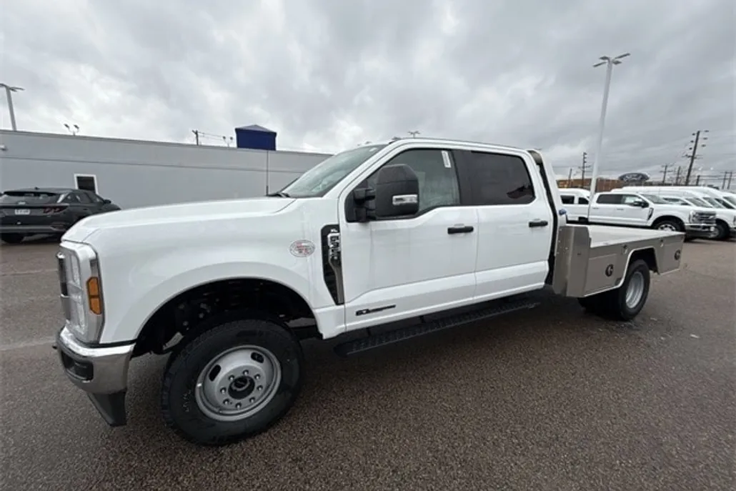 2024 Ford F-350 XL photo 1