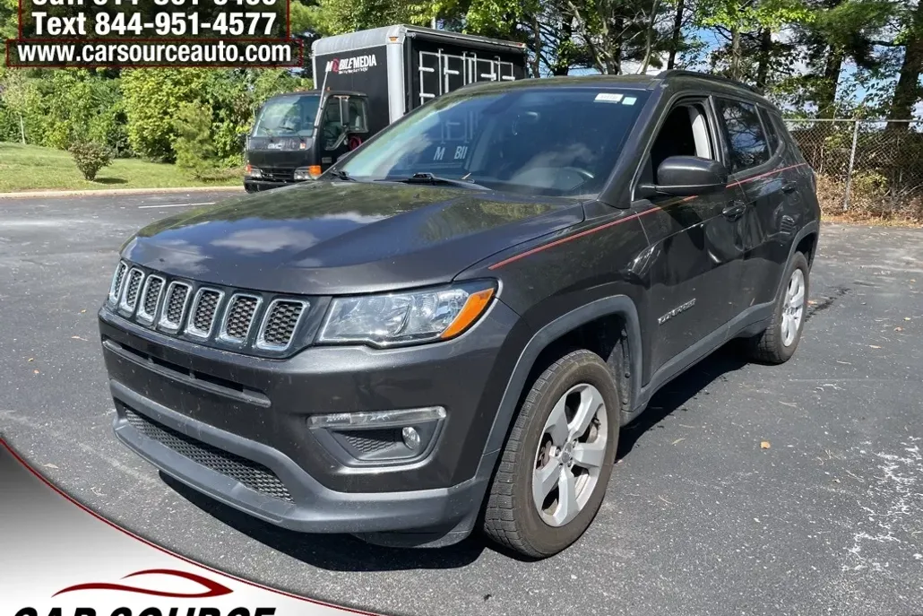 2017 Jeep Compass Latitude photo 1