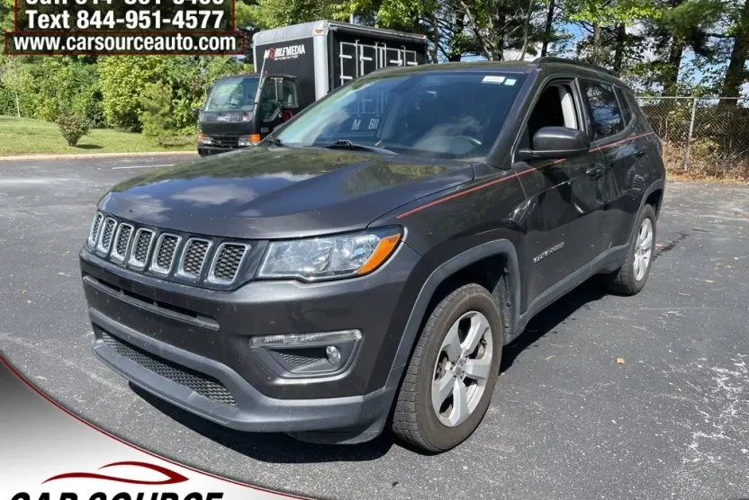 2017 Jeep Compass Latitude photo 1