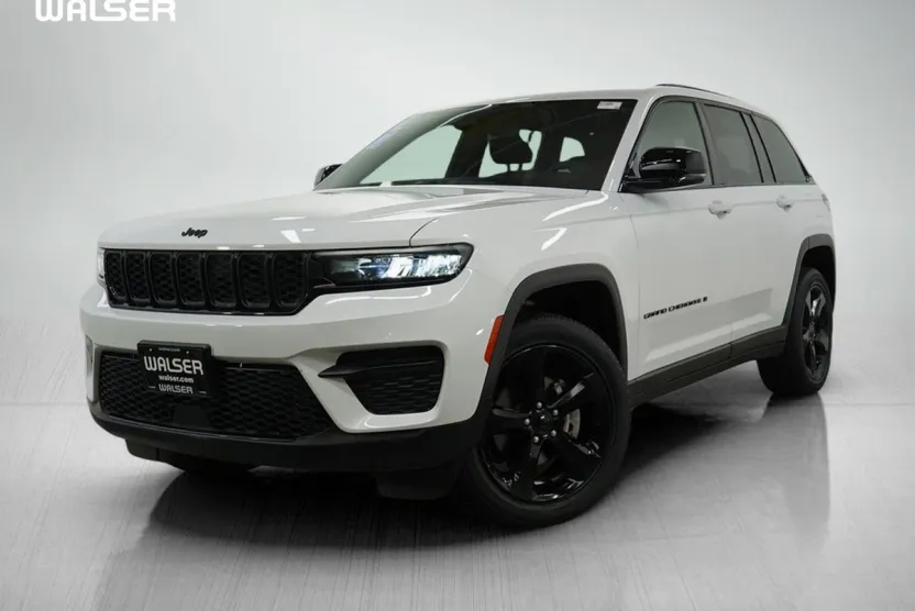 2023 Jeep Grand Cherokee Laredo Altitude photo 1