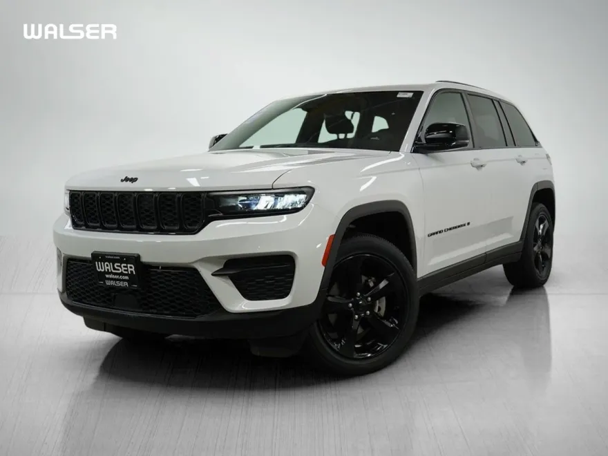 2023 Jeep Grand Cherokee Laredo Altitude photo 1