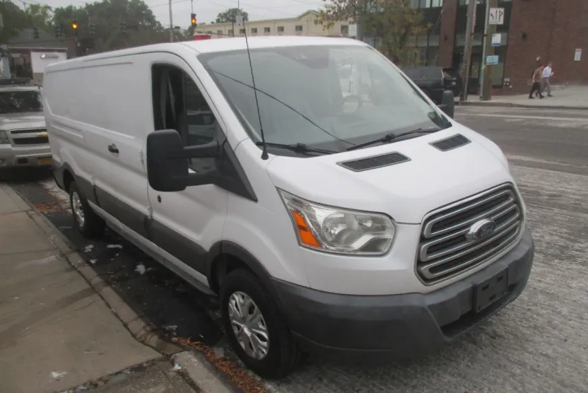 2016 Ford Transit XLT photo 1