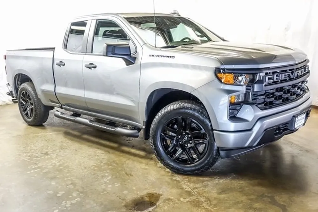 2026 Chevrolet Silverado 1500 Custom photo 1