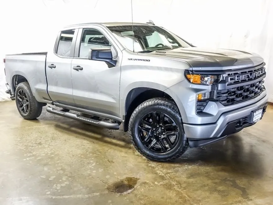 2026 Chevrolet Silverado 1500 Custom photo 1