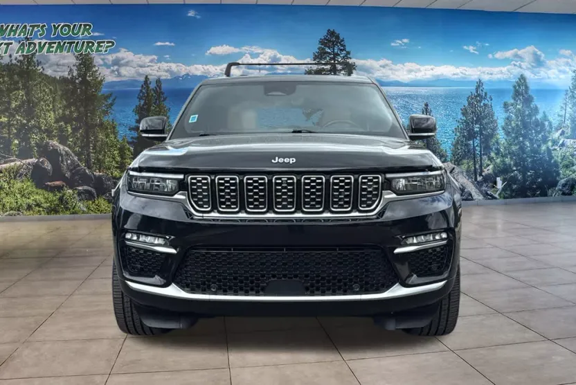 2022 Jeep Cherokee Summit 4xe photo 1