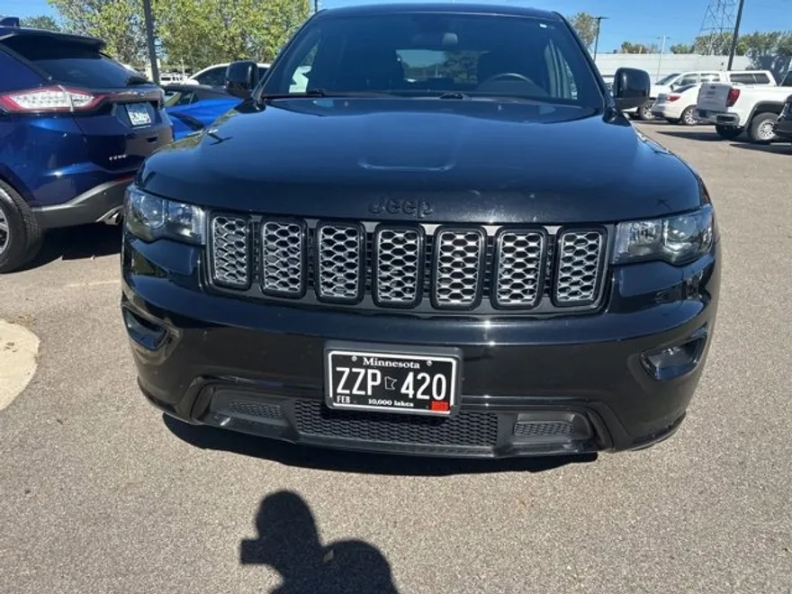 2021 Jeep Grand Cherokee Laredo X photo 1