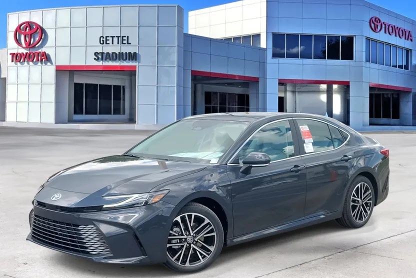 2025 Toyota Camry XLE photo 1