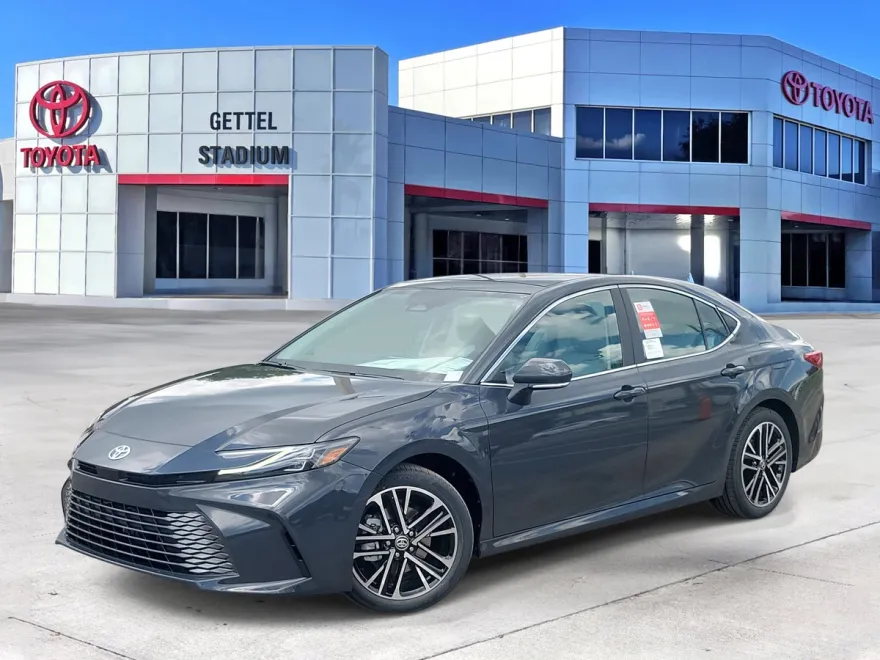 2025 Toyota Camry XLE photo 1