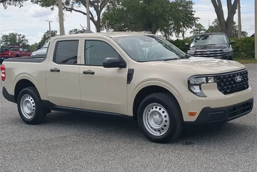 2025 Ford Maverick XL photo 1