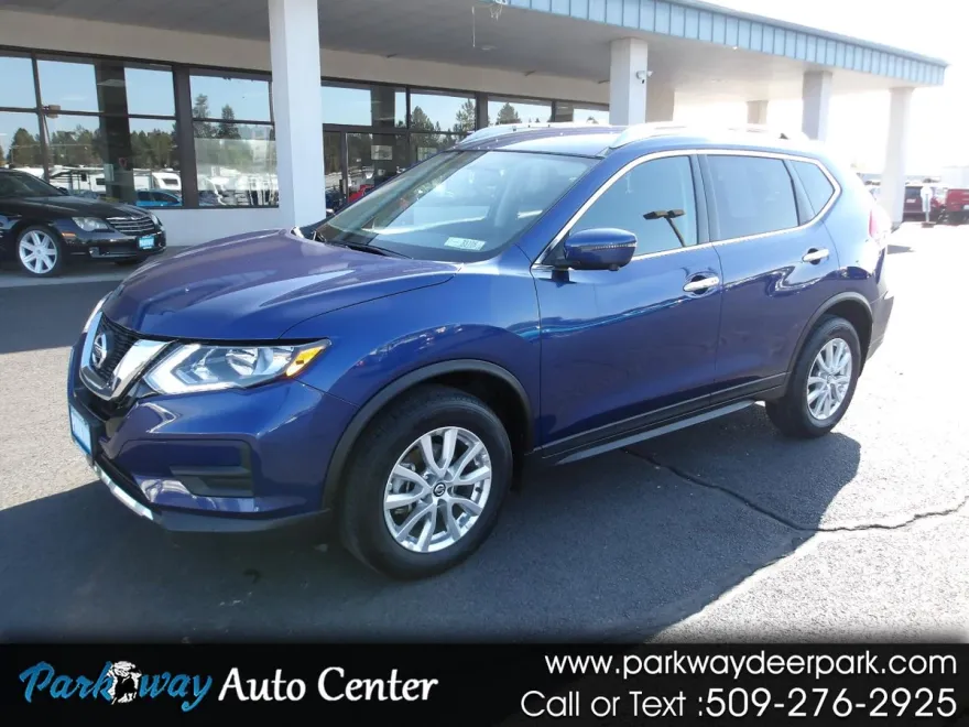 2017 Nissan Rogue SV AWD photo 1
