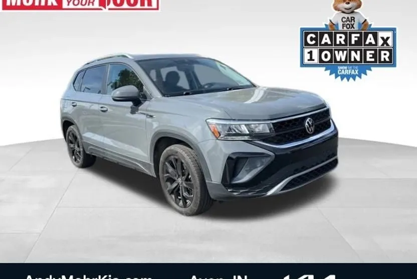 2022 Volkswagen Taos SE photo 1