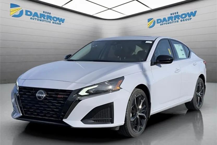 2025 Nissan Altima 2.5 SR photo 1