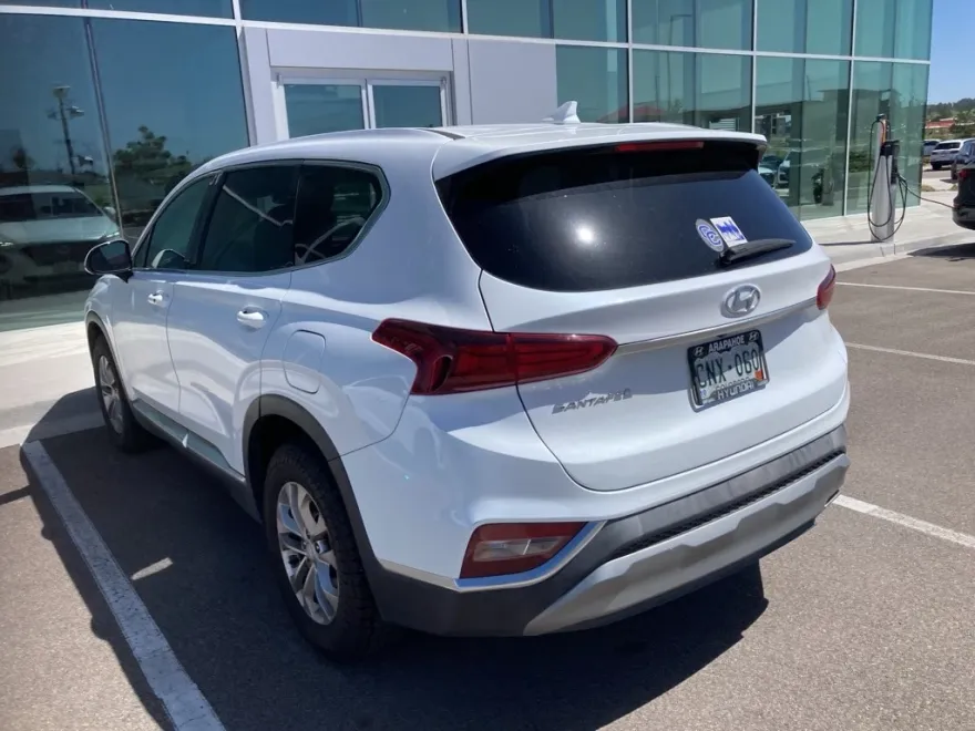 2019 Hyundai Santa Fe SEL photo 2
