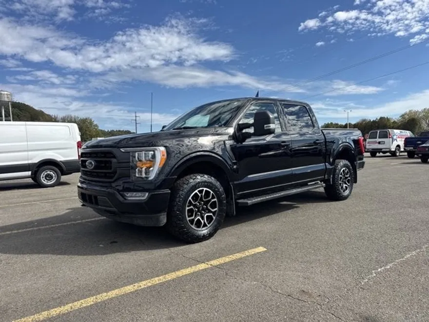 2023 Ford F-150 XLT photo 1
