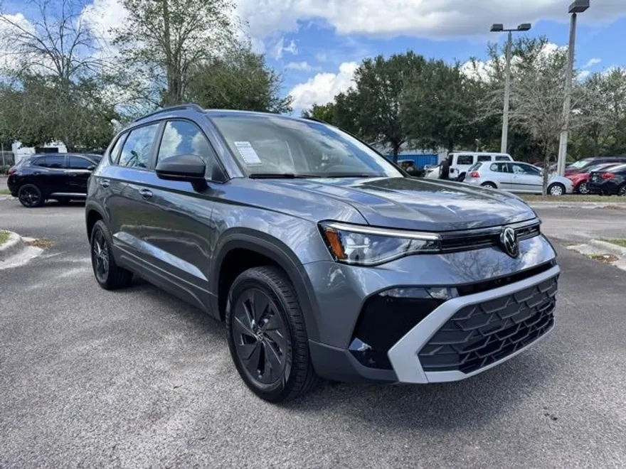 2025 Volkswagen Taos S photo 1