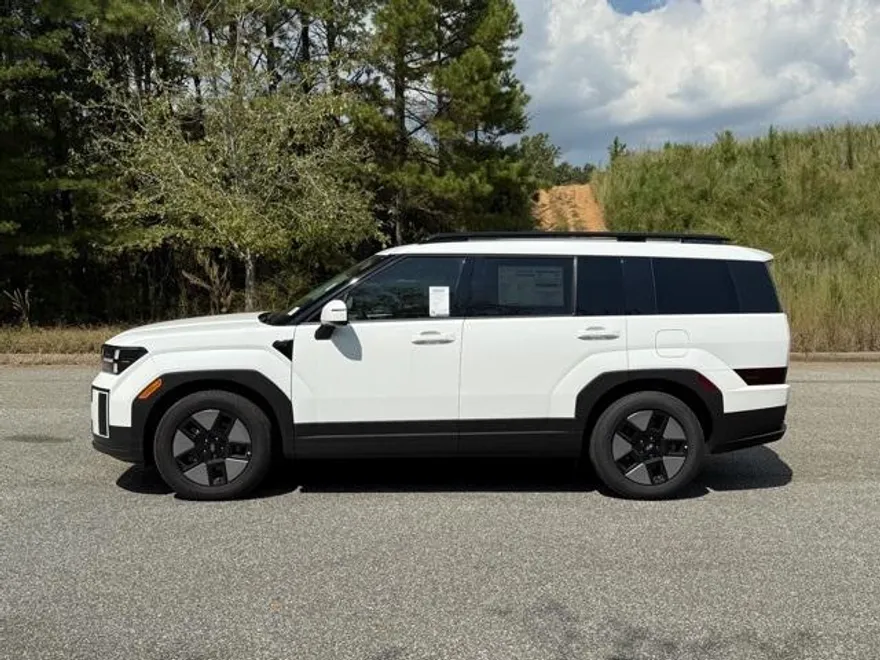 2025 Hyundai Santa Fe SEL photo 1