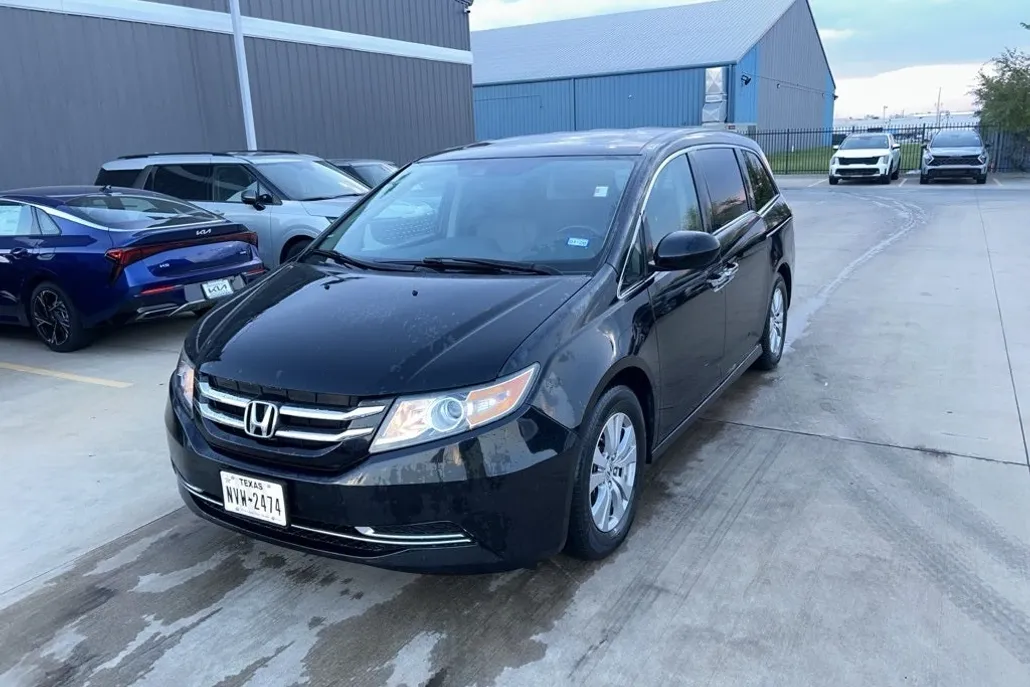 2016 Honda Odyssey EX-L photo 1