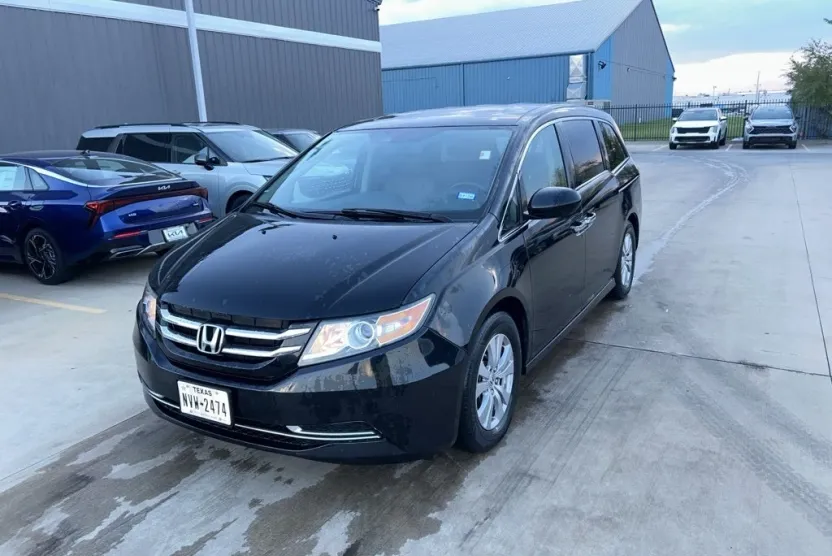 2016 Honda Odyssey EX-L photo 1