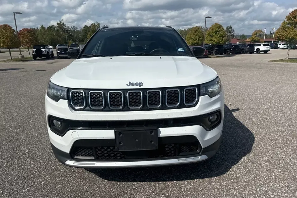 2023 Jeep Compass Limited photo 1