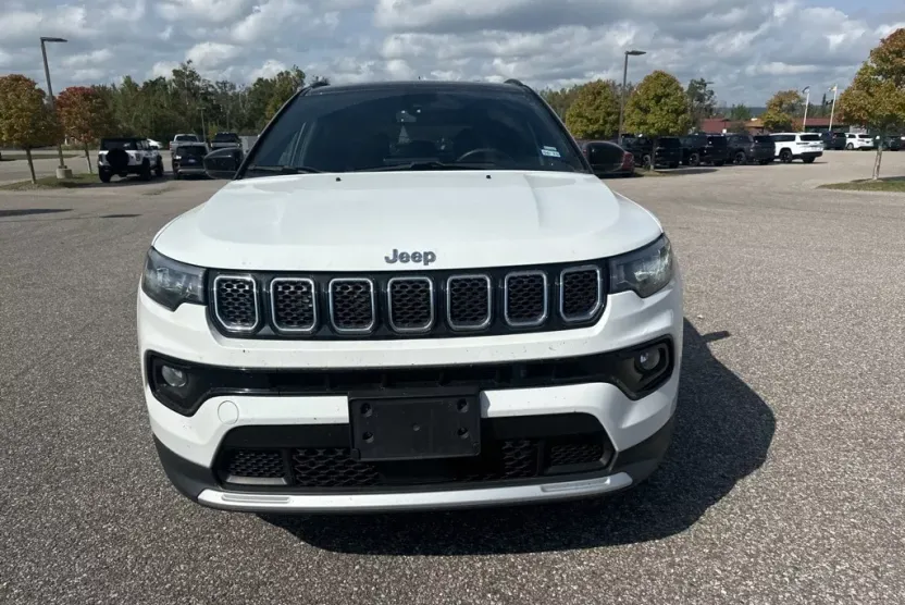 2023 Jeep Compass Limited photo 1