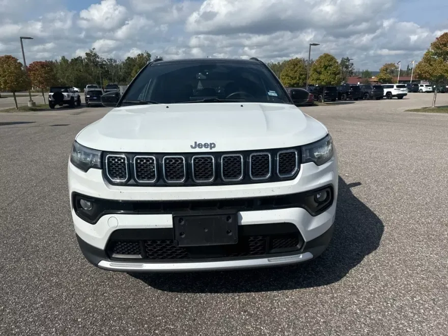 2023 Jeep Compass Limited photo 1