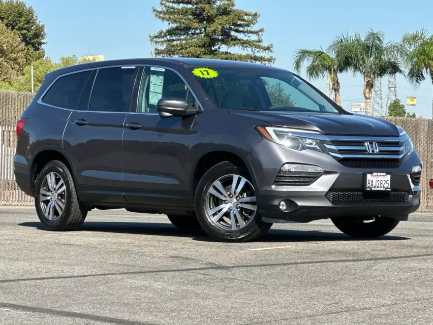 2017 Honda Pilot EX photo 1