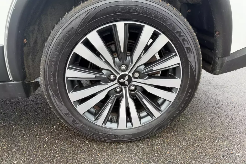2020 Mitsubishi Outlander SE S-AWC photo 1
