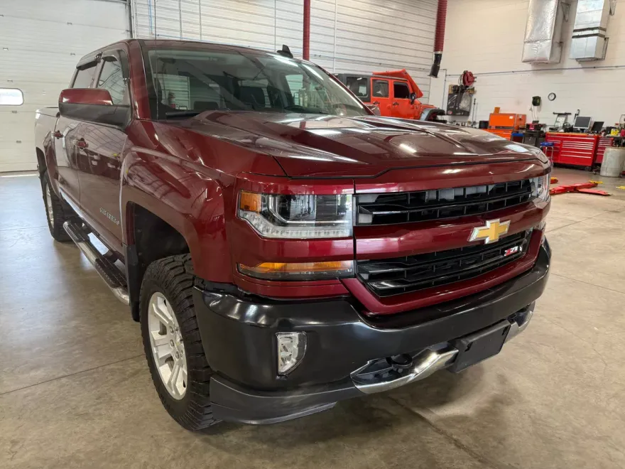 2017 Chevrolet Silverado 1500 Z71 LT photo 1