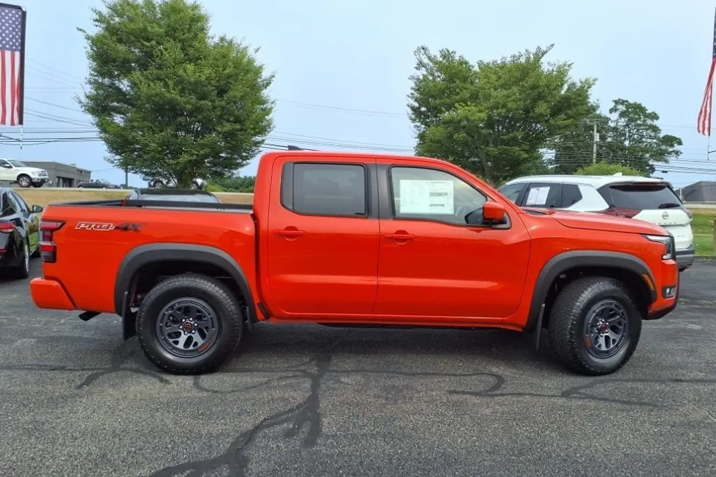 2025 Nissan Frontier PRO-4X photo 1