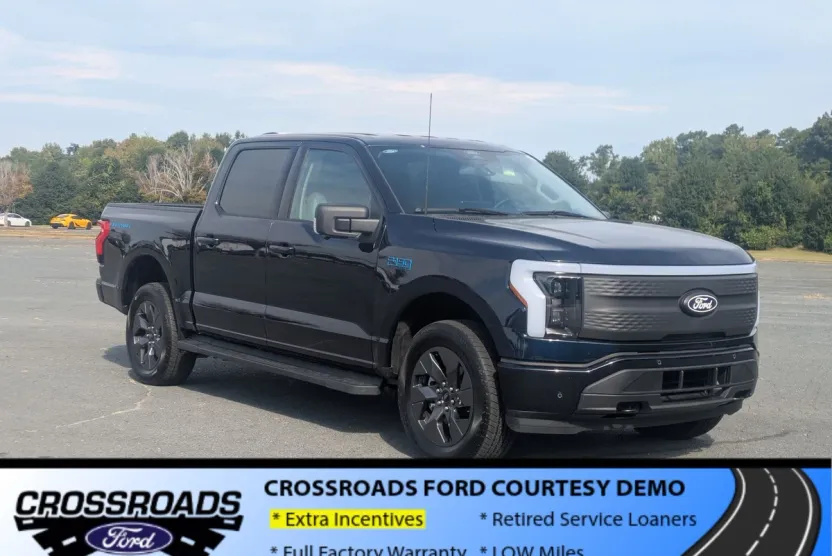 2025 Ford F-150 Lightning photo 1