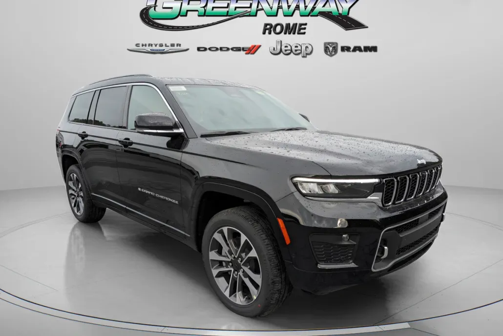 2025 Jeep Grand Cherokee Overland photo 1