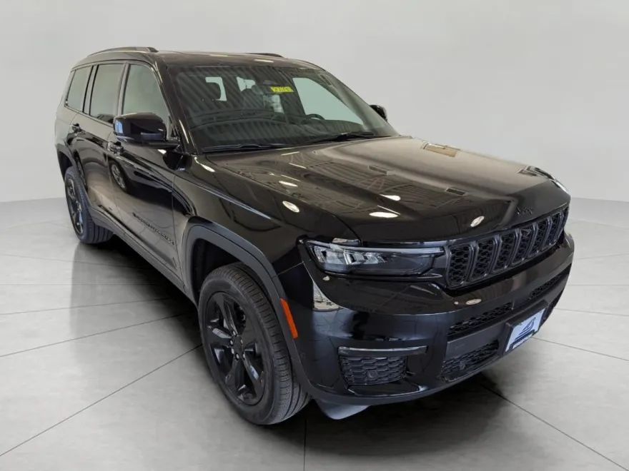 2025 Jeep Grand Cherokee Limited photo 1