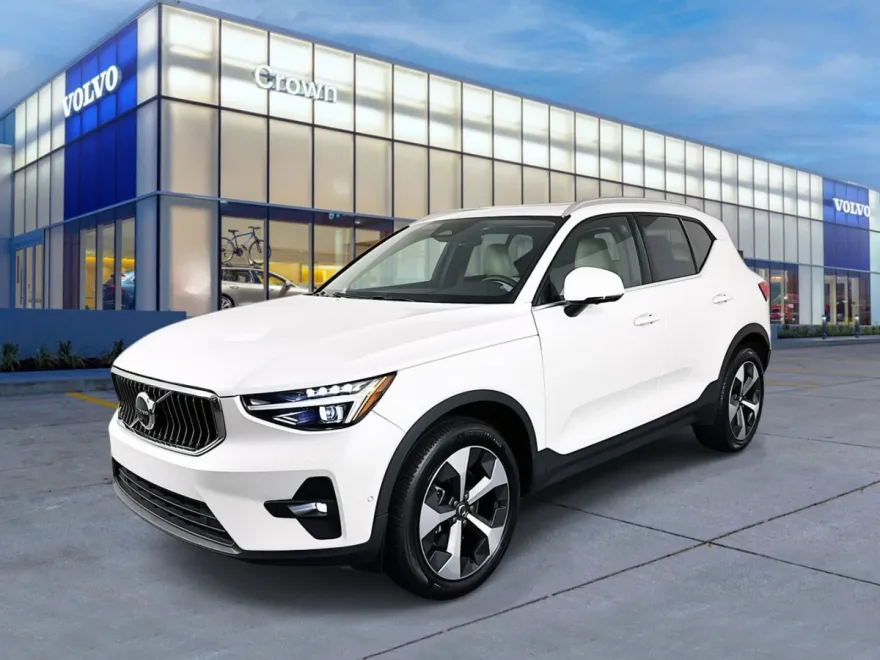 2024 Volvo XC40 Plus photo 1