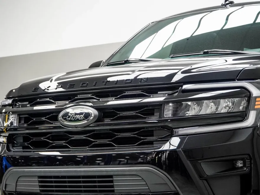 2023 Ford Expedition MAX Limited photo 1