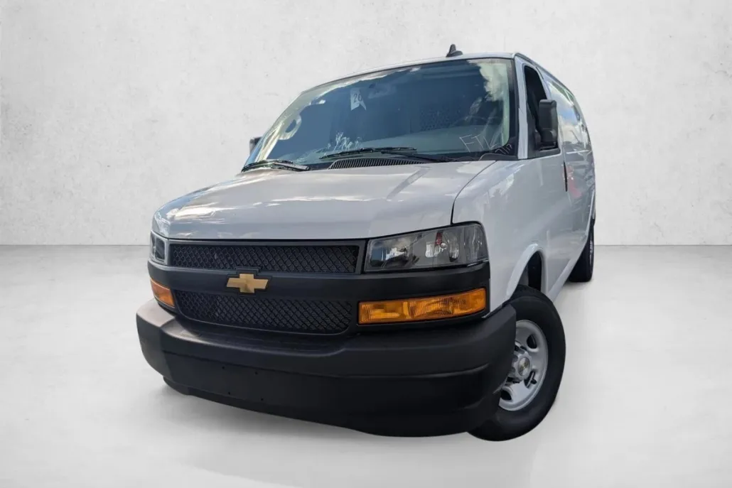 2025 Chevrolet Express Cargo 2500 Base photo 1