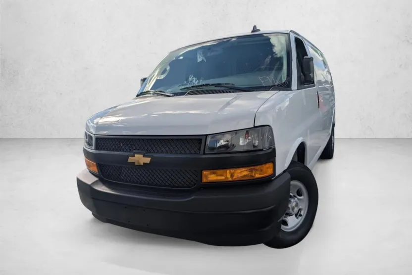 2025 Chevrolet Express Cargo 2500 Base photo 1