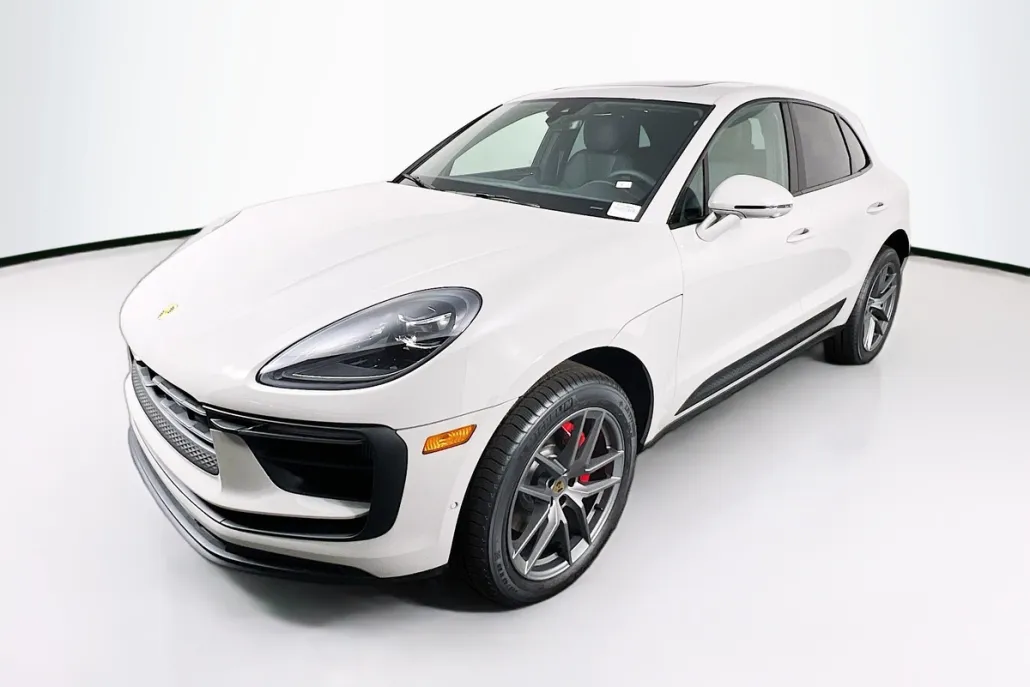 2025 Porsche Macan S photo 1