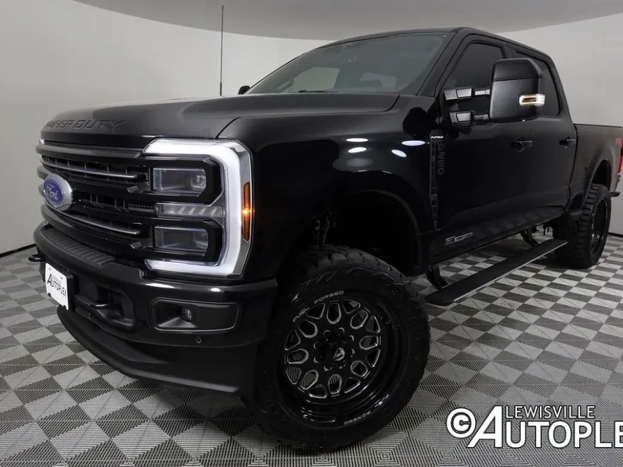 2025 Ford F-250 Platinum photo 1